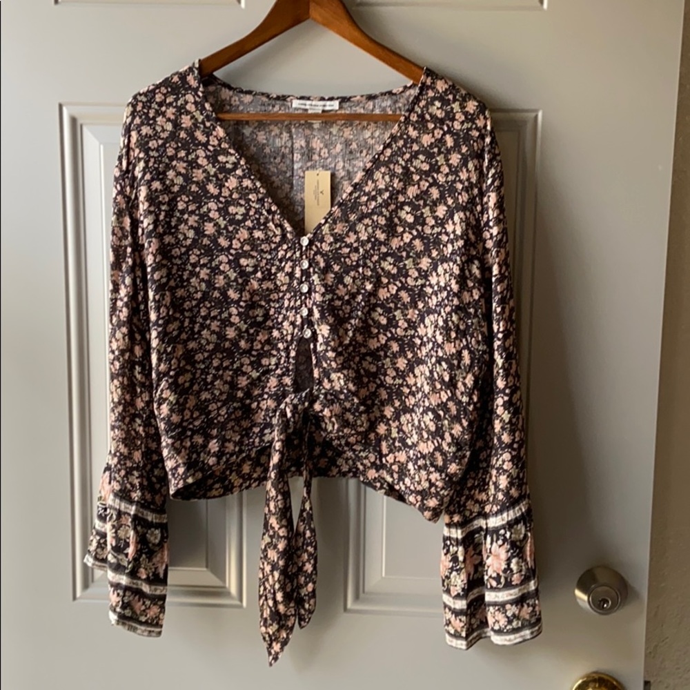 American Eagle tie-front top